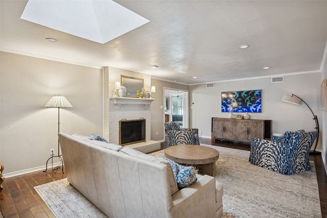 6520 Mercedes Avenue, Dallas, TX 75214