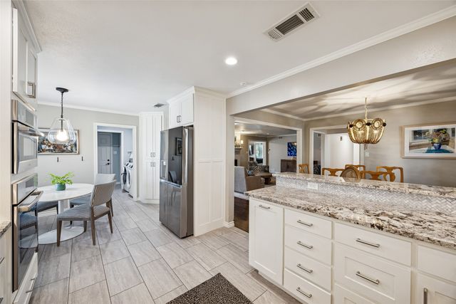 6520 Mercedes Avenue, Dallas, TX 75214