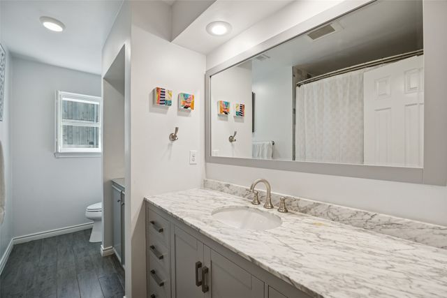 6520 Mercedes Avenue, Dallas, TX 75214