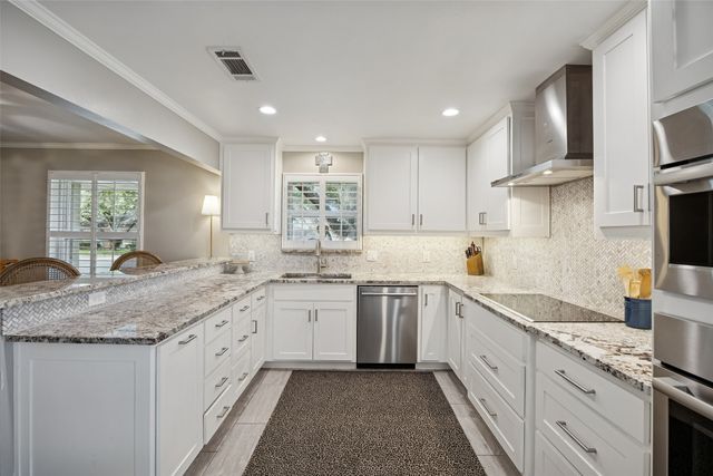 6520 Mercedes Avenue, Dallas, TX 75214