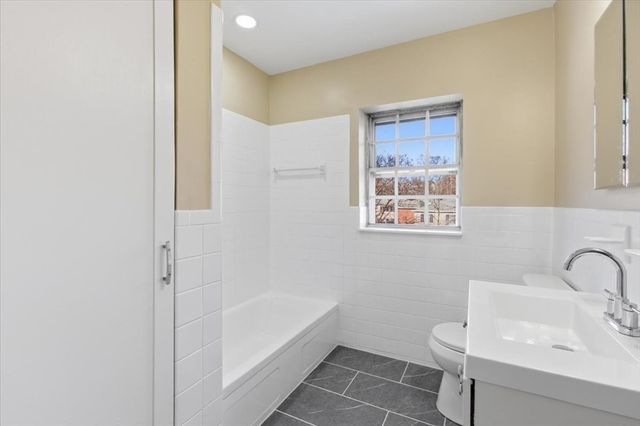 116 Lake Shore Road 4, Boston, MA 02135