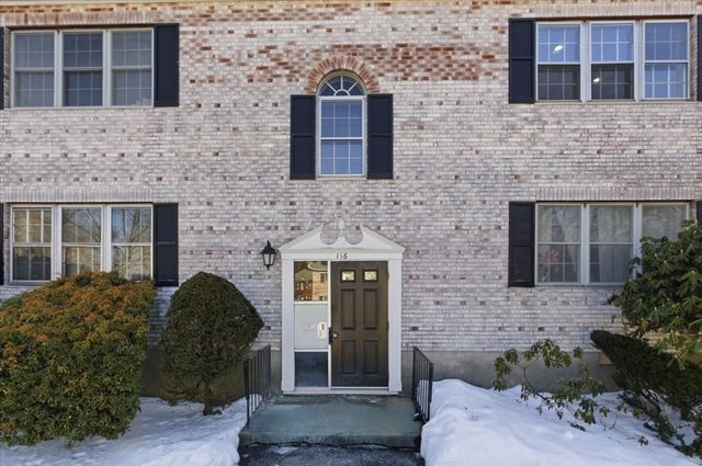 116 Lake Shore Road 4, Boston, MA 02135
