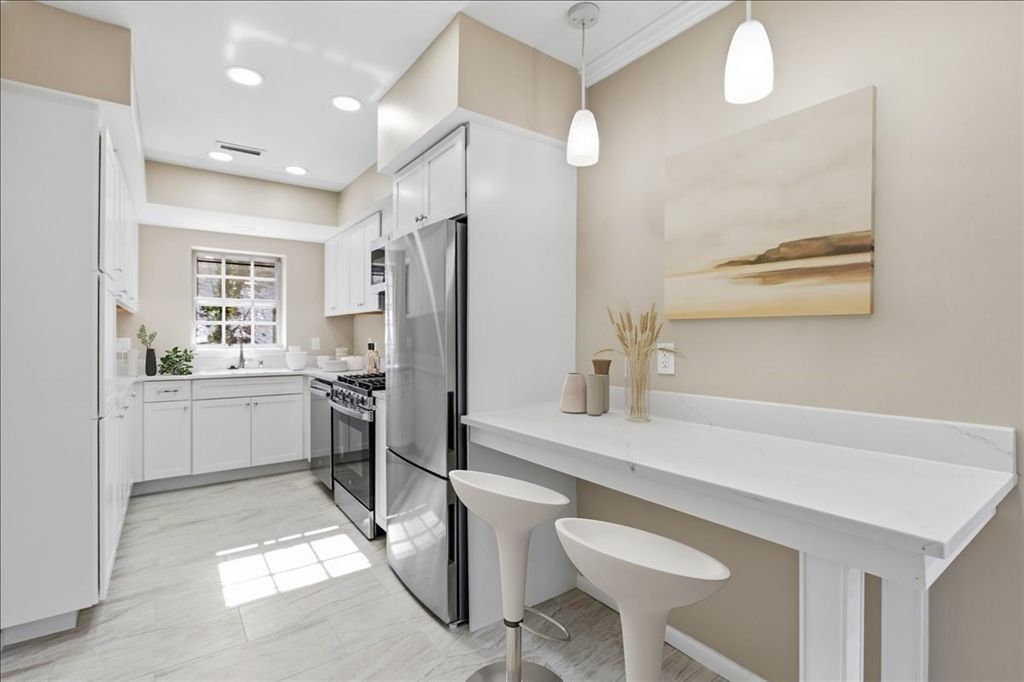 116 Lake Shore Road 4, Boston, MA 02135