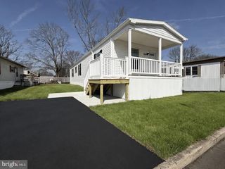 6214 FOSTER DR, Morrisville, PA 19067