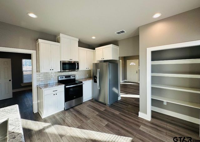 1408 E Houston, Tyler, TX 75702