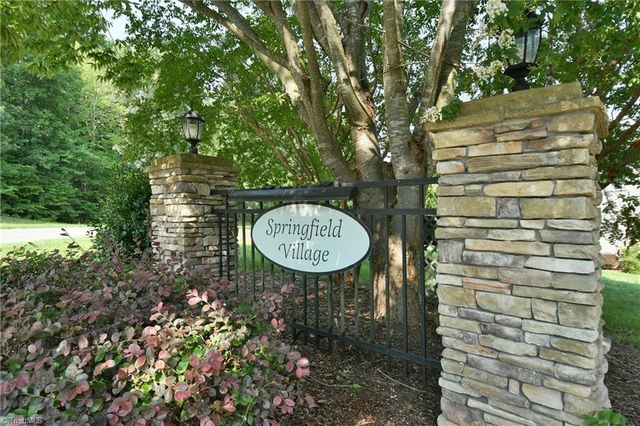 2525 Brook Stone Drive, Clemmons, NC 27012