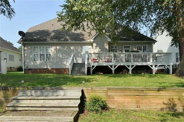 2525 Brook Stone Drive, Clemmons, NC 27012