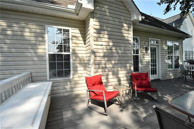 2525 Brook Stone Drive, Clemmons, NC 27012
