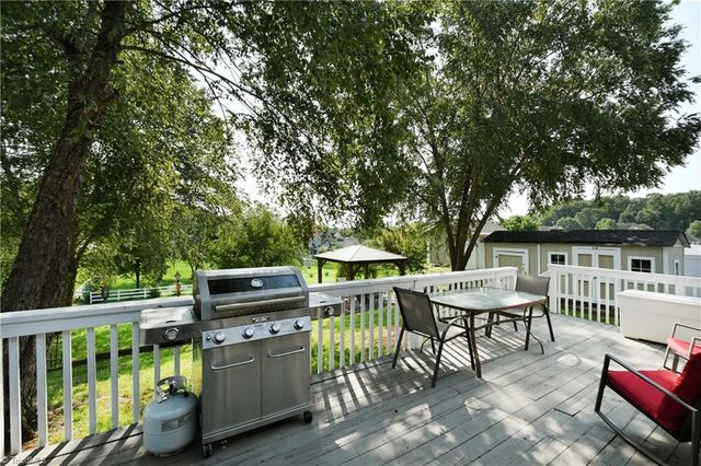 2525 Brook Stone Drive, Clemmons, NC 27012