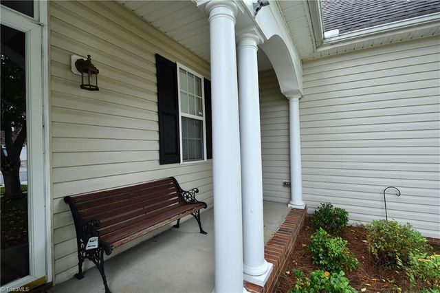 2525 Brook Stone Drive, Clemmons, NC 27012