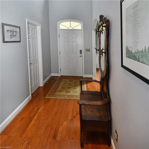 2525 Brook Stone Drive, Clemmons, NC 27012