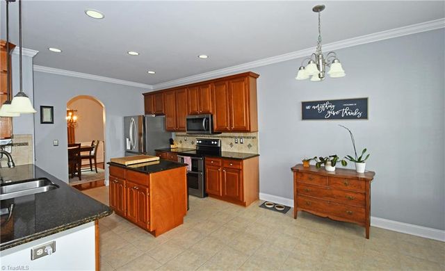 2525 Brook Stone Drive, Clemmons, NC 27012