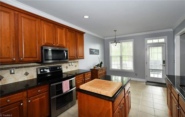 2525 Brook Stone Drive, Clemmons, NC 27012