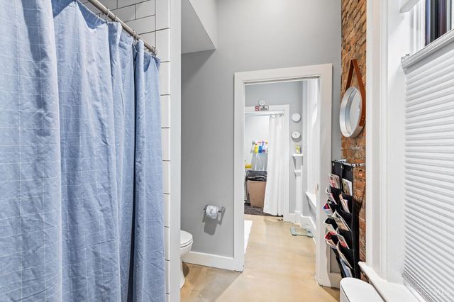5 W Twelfth Street, Cincinnati, OH 45202