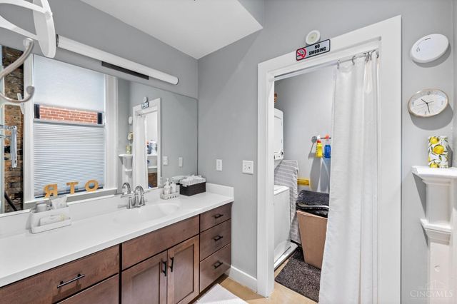 5 W Twelfth Street, Cincinnati, OH 45202