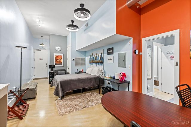 5 W Twelfth Street, Cincinnati, OH 45202