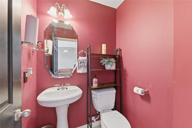 28 Atascadero Drive, Manvel, TX 77578