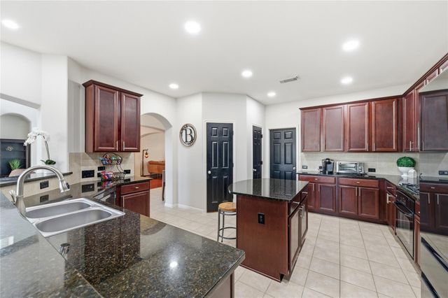 28 Atascadero Drive, Manvel, TX 77578