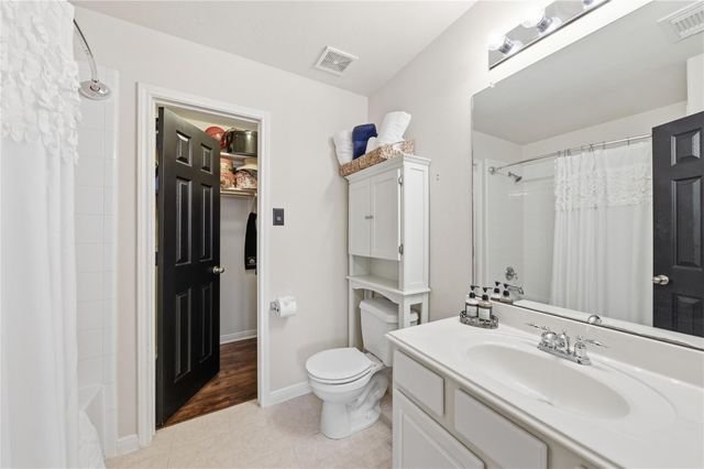 28 Atascadero Drive, Manvel, TX 77578