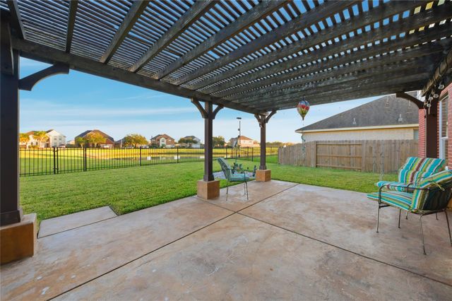 28 Atascadero Drive, Manvel, TX 77578