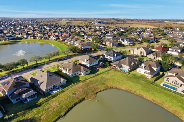 28 Atascadero Drive, Manvel, TX 77578