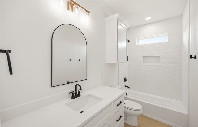 1815 Spoonbill Dr, Portland, TX 78374