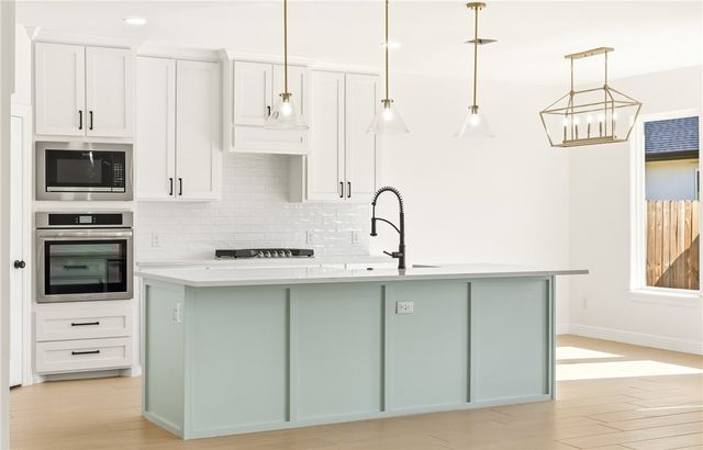 1815 Spoonbill Dr, Portland, TX 78374