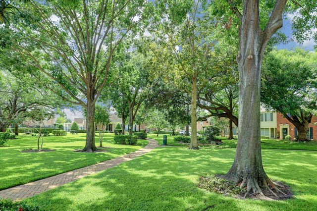 5842 Doliver Drive 47, Houston, TX 77057