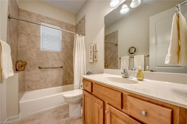 5237 Seminole CT, Cape Coral, FL 33904