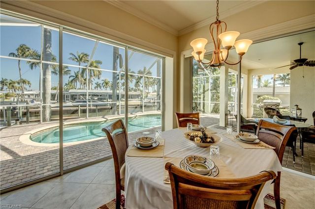 5237 Seminole CT, Cape Coral, FL 33904