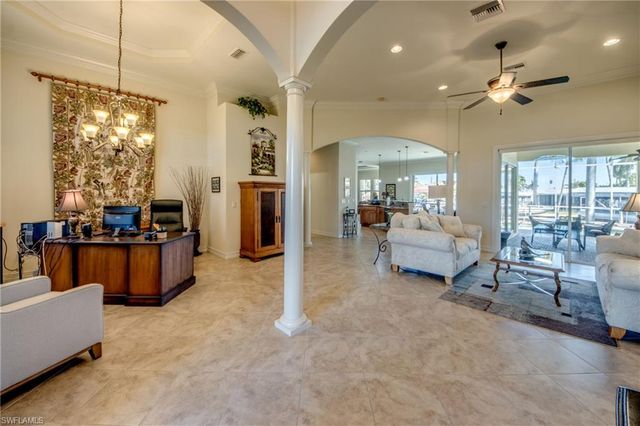 5237 Seminole CT, Cape Coral, FL 33904