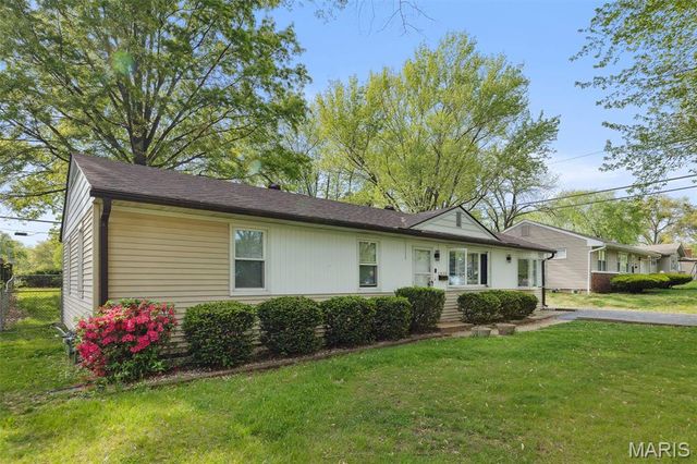1703 Foster Drive, Swansea, IL 62226