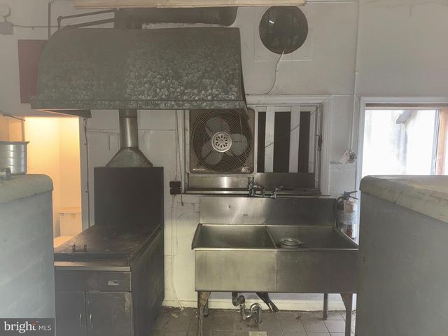 2615 E ALLEGHENY AVE, Philadelphia, PA 19134