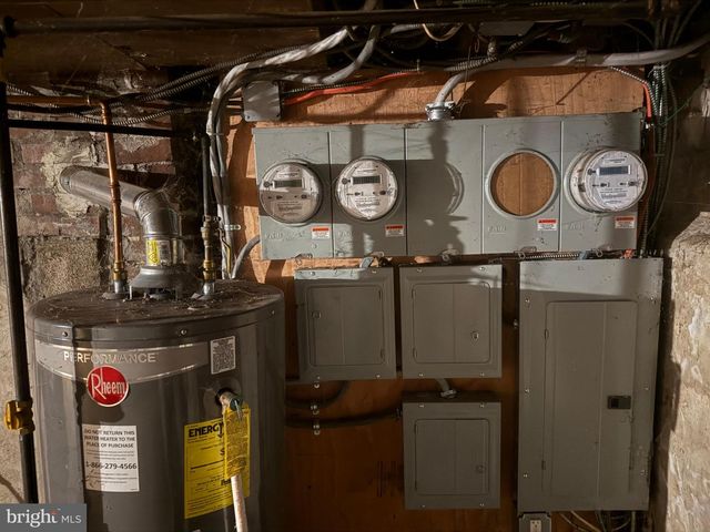 2615 E ALLEGHENY AVE, Philadelphia, PA 19134