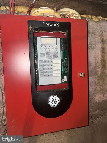 2615 E ALLEGHENY AVE, Philadelphia, PA 19134