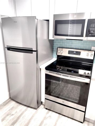 540 Brickell Key Dr 414, Miami, FL 33131