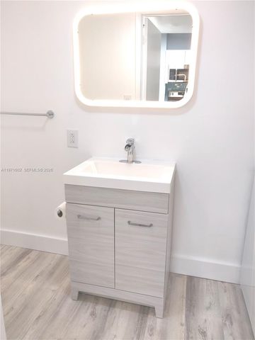 540 Brickell Key Dr 414, Miami, FL 33131