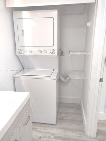 540 Brickell Key Dr 414, Miami, FL 33131