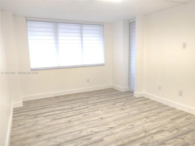 540 Brickell Key Dr 414, Miami, FL 33131