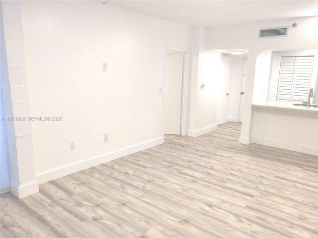 540 Brickell Key Dr 414, Miami, FL 33131