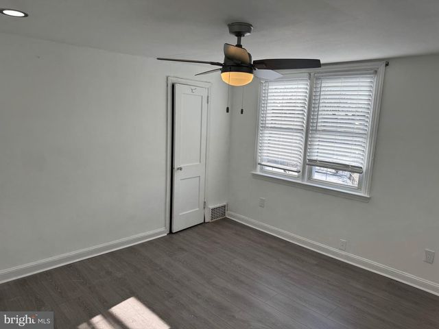 1203 EDGEHILL RD, Darby, PA 19023