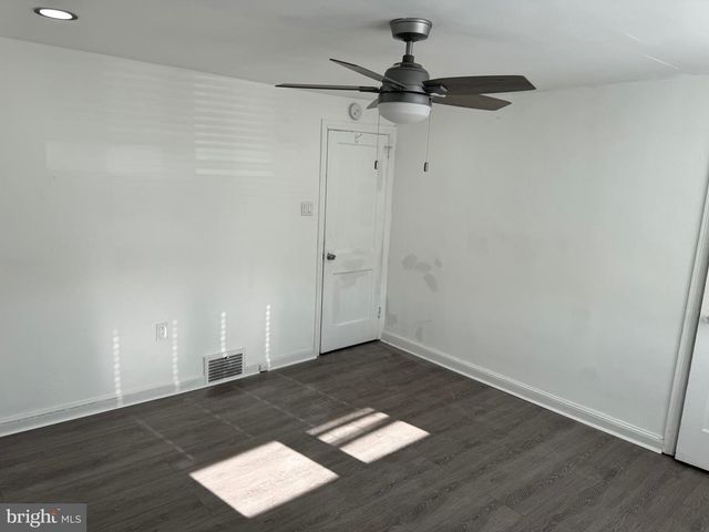 1203 EDGEHILL RD, Darby, PA 19023