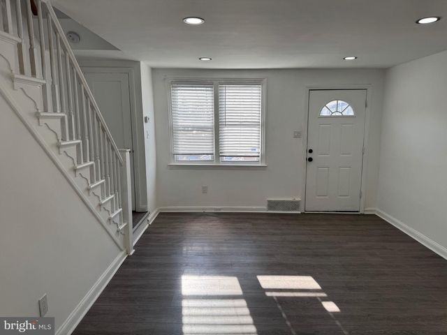 1203 EDGEHILL RD, Darby, PA 19023