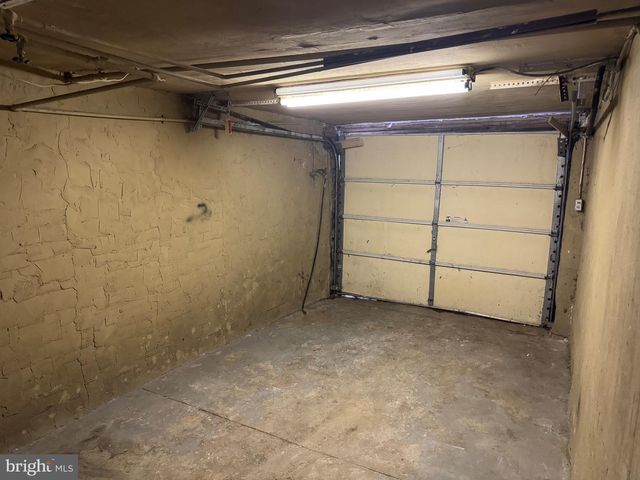 1203 EDGEHILL RD, Darby, PA 19023