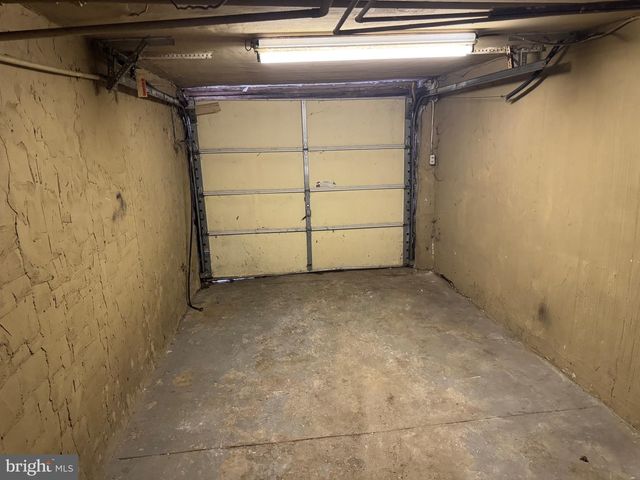 1203 EDGEHILL RD, Darby, PA 19023