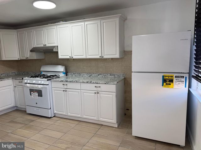 1203 EDGEHILL RD, Darby, PA 19023