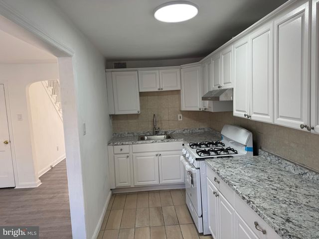 1203 EDGEHILL RD, Darby, PA 19023