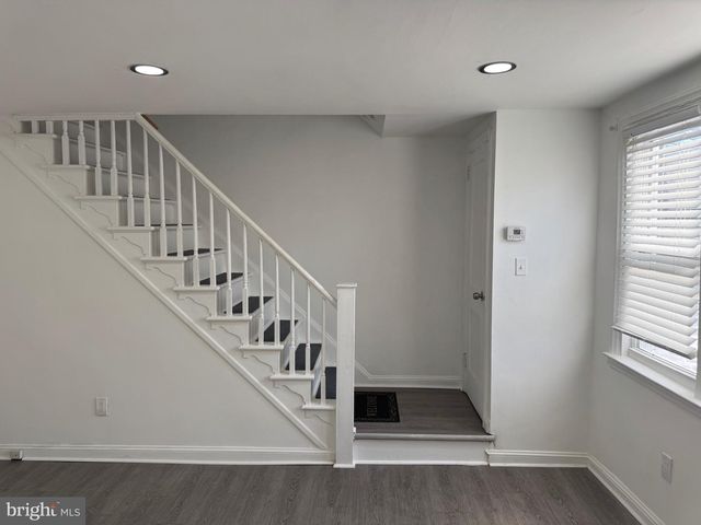 1203 EDGEHILL RD, Darby, PA 19023