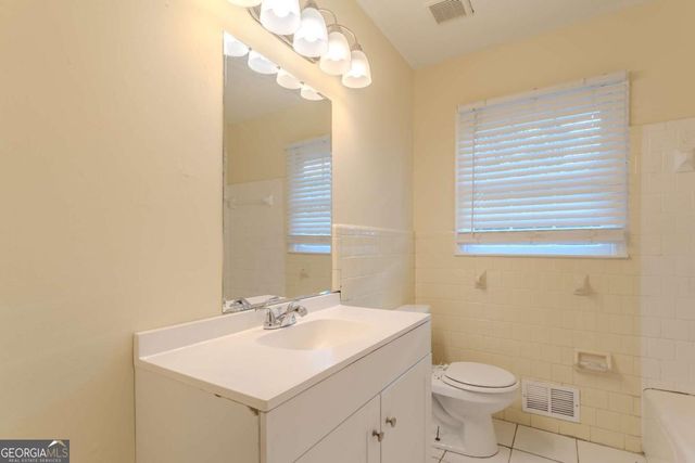 2067 Tanglewood Drive, Snellville, GA 30078