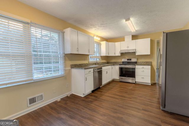 2067 Tanglewood Drive, Snellville, GA 30078